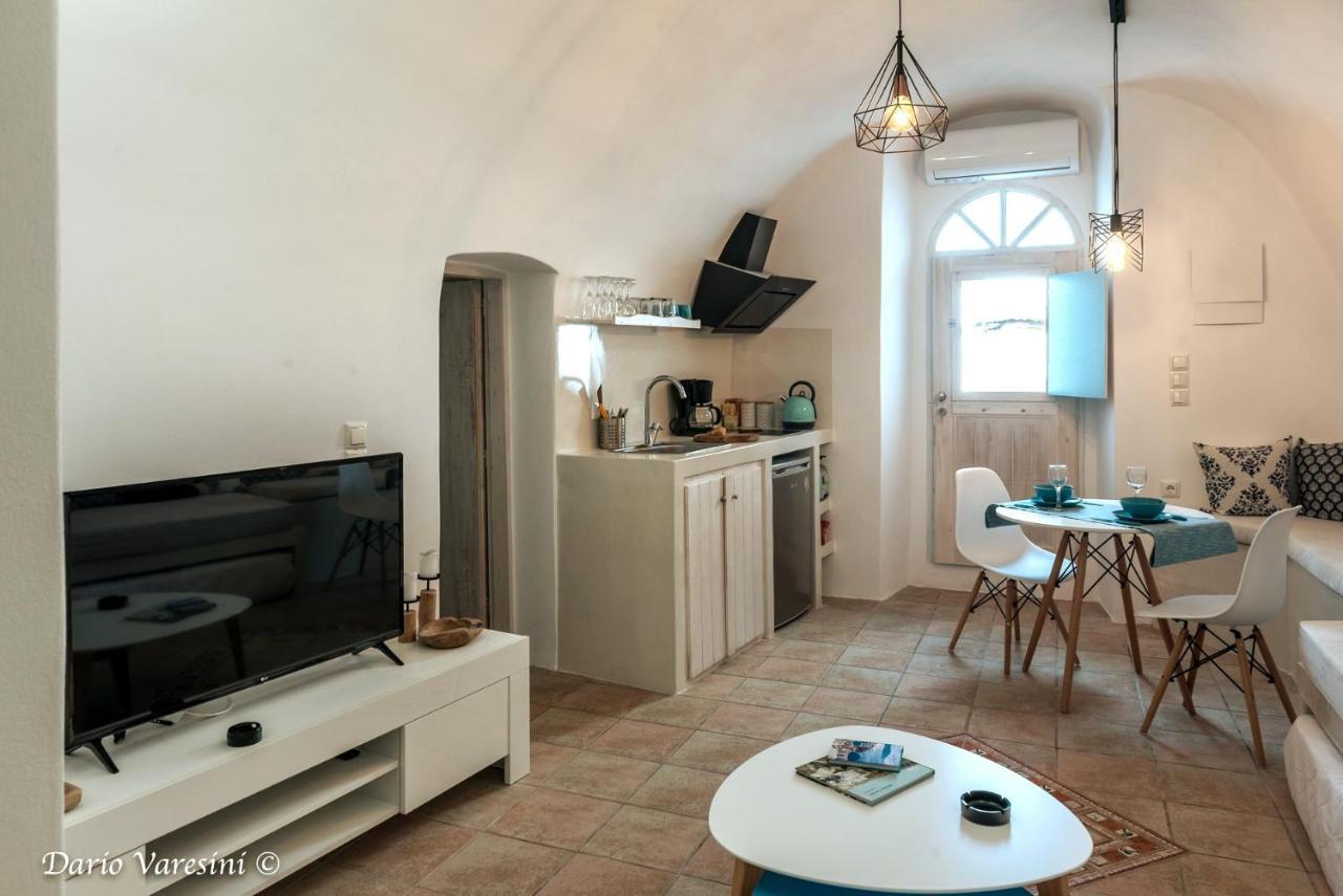 피르고스 Santorinian Lava House 빌라 외부 사진